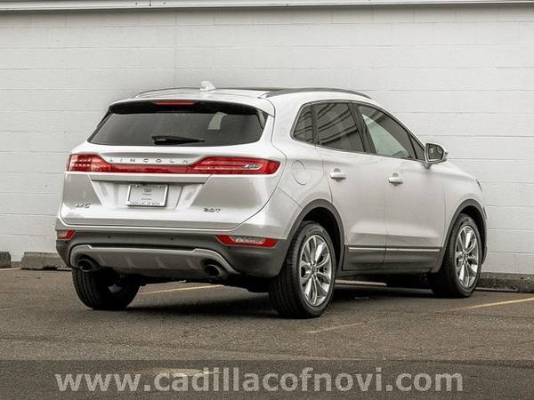 2017 *Lincoln* *MKC* Select hatchback White Platinum Metallic Tri-Coat for sale in Novi, MI – photo 6