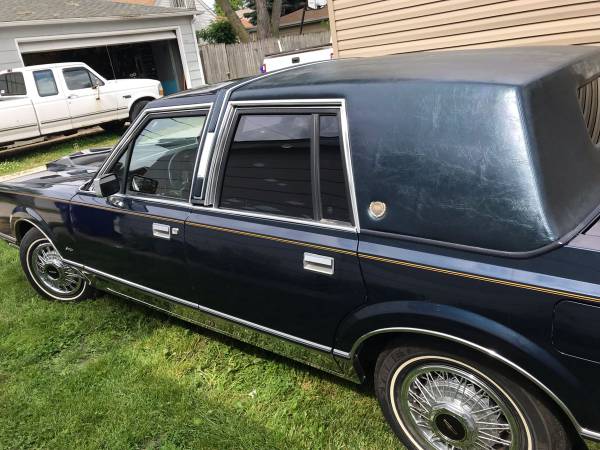 1988 Lincoln Continental - Custom Short Limo for sale in Lyons, IL – photo 8