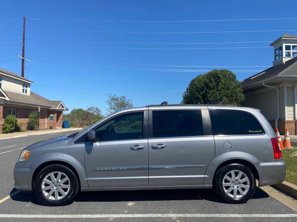 2014 Chrysler town and country for sale in Salisbury, DE – photo 8