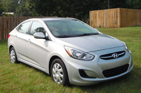 2016 Hyundai Accent SE - cars & trucks - by dealer - vehicle... for sale in Springfield, MO – photo 3