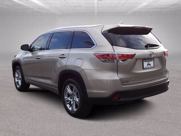 2016 Toyota Highlander Limited 2WD w/ Nav Sunroof - cars & trucks -... for sale in Wilmington, NC – photo 6