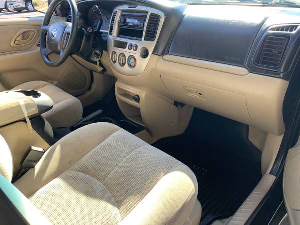 2004 Mazda Tribute 4x4 - - by dealer - vehicle for sale in Riverside, MO – photo 9