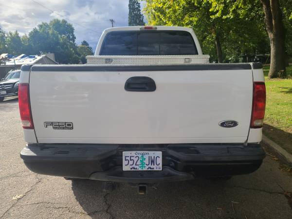 2000 Ford F250 XL V10 Gas Extended Cab 4WD Manual White Lifted for sale in Portland, OR – photo 6