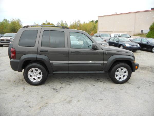 Jeep Liberty 4X4 Trail Rated Safe reliable SUV **1 Year Warranty** for sale in Hampstead, ME – photo 4