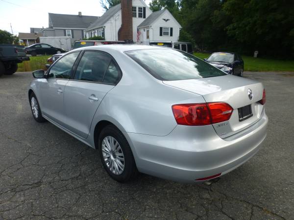 2011 VOLKSWAGEN JETTA - ONLY 30K MILES - 5-SPEED - 1-OWNER - CARFAX for sale in Millbury, MA – photo 7