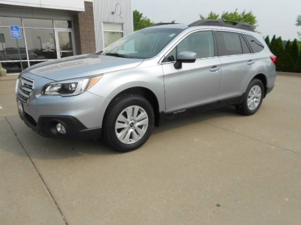 2017 Subaru Outback Premium for sale in Iowa City, IA – photo 2