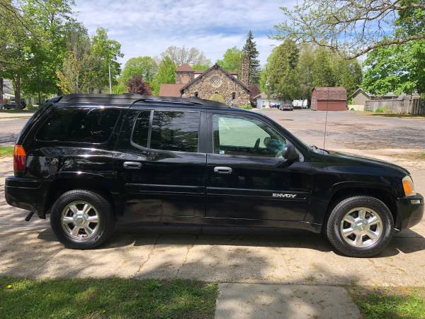 2004 GMC ENVOY XL 4X4 THIRD ROW...FINANCING OPTIONS AVAILABLE!! for sale in Holly, MI – photo 4