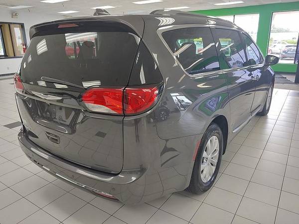 2018 Chrysler Pacifica 4d Wagon Touring L - cars & trucks - by... for sale in Louisville, KY – photo 9