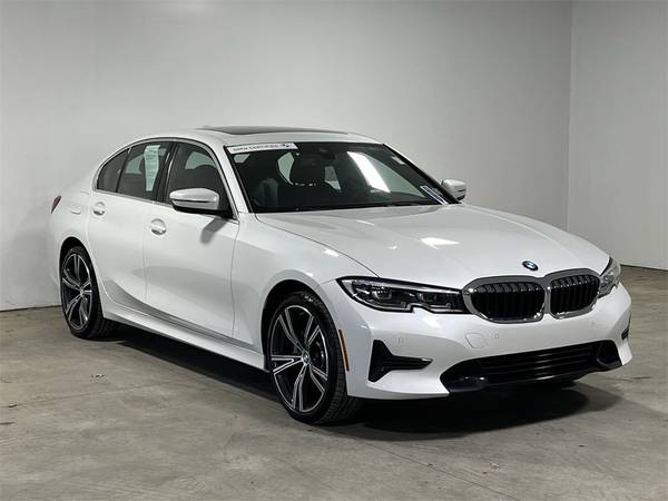 2021 BMW 3 Series 330i xDrive - - by dealer - vehicle for sale in Buffalo, NY – photo 11