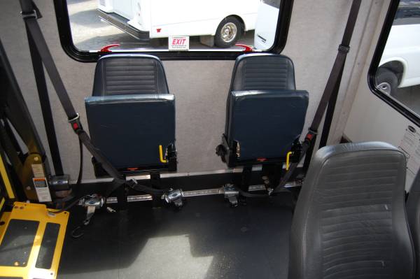 HANDICAP ACCESSIBLE WHEELCHAIR LIFT EQUIPPED MINI BUS.....UNIT# 5647HT for sale in Charlotte, NC – photo 15