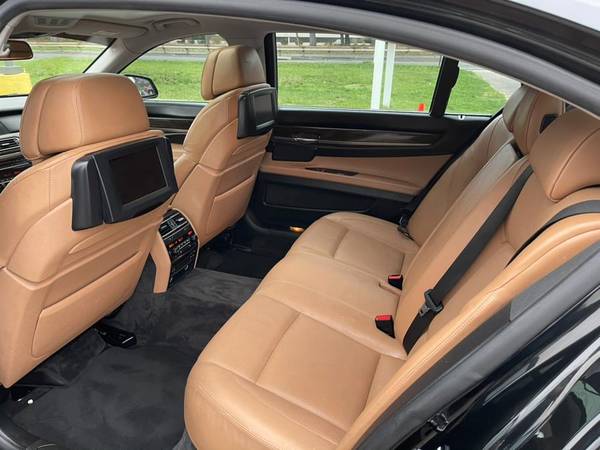 Wow! A 2009 BMW 7 Series with 139, 292 Miles-Hartford for sale in South Windsor, CT – photo 16