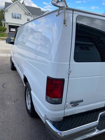 2007 Ford E150 cargo van for sale in Loves Park, IL – photo 5