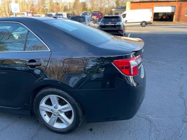 2014 Toyota Camry Hybrid SE fully loaded 152k 40+mpg roof - cars &... for sale in Walpole, RI – photo 5