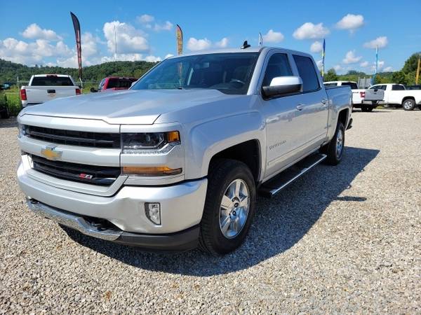 2018 Chevrolet Silverado 1500 LT - - by dealer for sale in Logan, OH – photo 3