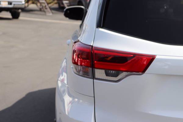 2019 Toyota Highlander hatchback White - cars & trucks - by dealer -... for sale in Antioch, CA – photo 10