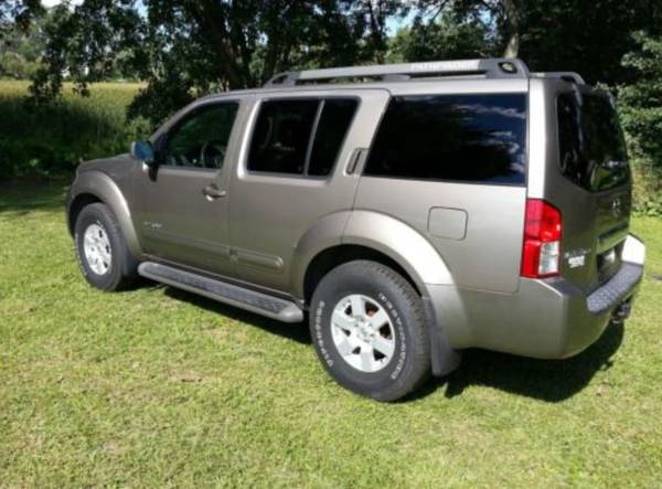 2005 Nissan Pathfinder, Automatic, Good Condition for sale in Cary, NC – photo 5