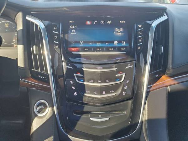 2015 Cadillac Escalade 4WD Luxury Sport Utility 4D Trades Welcome Fina for sale in Harrisonville, MO – photo 9