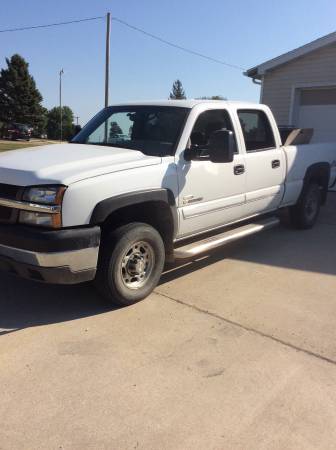 2007 Crew cab 4 x 4 Duramax lt for sale in Sibley, SD
