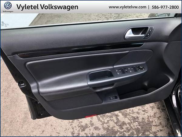 2014 Volkswagen Jetta SportWagen wagon 4dr DSG TDI w/Sunroof -... for sale in Sterling Heights, MI – photo 16