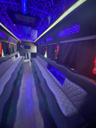 2018 FREIGHTLINER PARTY BUS WHITE 3891 - - by dealer for sale in Grandview, MO – photo 7