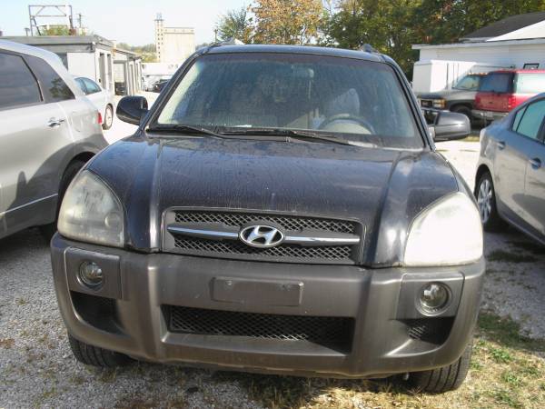NICE 2005 HYUNDAI TUCSON GLS WITH 184K MILES, 2 OWNERS, ACCIDENT... for sale in Springfield, MO – photo 2