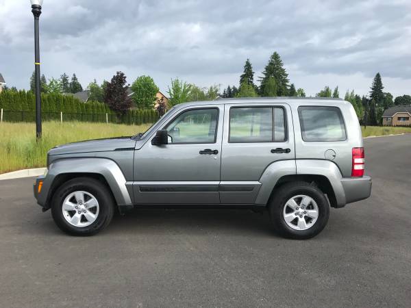 2012 Jeep Liberty 4x4 (360* INTERIOR VIEW ) for sale in Vancouver, OR – photo 2