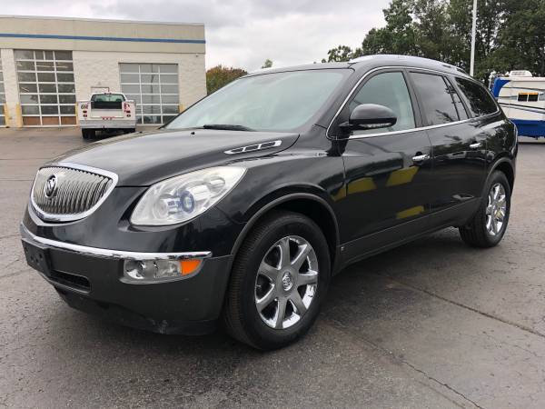 Loaded! 2008 Buick Enclave CXL! 3rd Row! Clean! for sale in Ortonville, MI