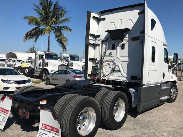 2014 Freightliner Cascadia Evolution SLEEPER - cars & trucks - by... for sale in Fl. Lauderdale, NY – photo 8