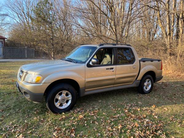 2001 Ford Explorer sport track 4x4 - cars & trucks - by owner -... for sale in milwaukee, WI