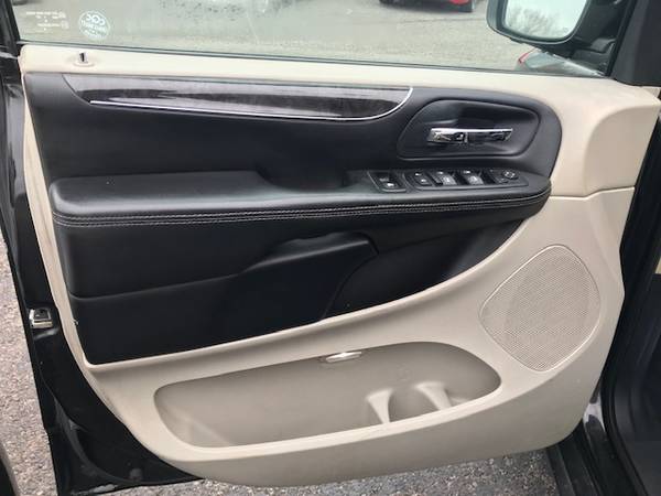 2012 Chrysler Town & Country Touring-L - DVD, Leather! - cars & for sale in Spencerport, NY – photo 13