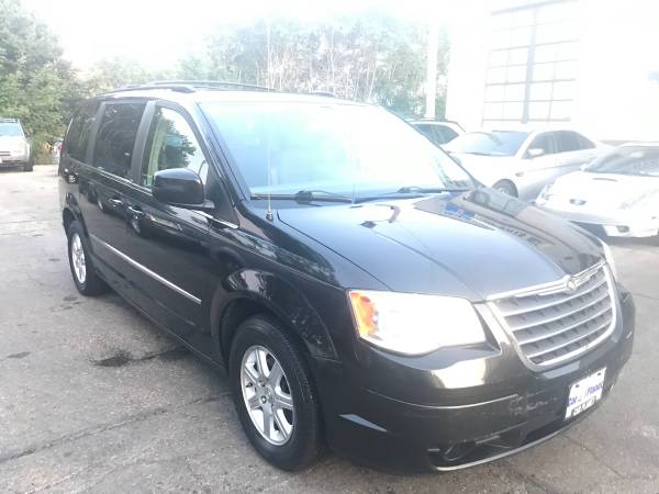 2010 CHRYSLER TOWN AND COUNTRY for sale in milwaukee, WI – photo 4