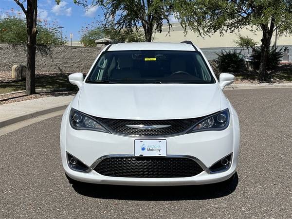 2018 Chrysler Pacifica Touring L Power Side-Entry for sale in Phoenix, IL – photo 11