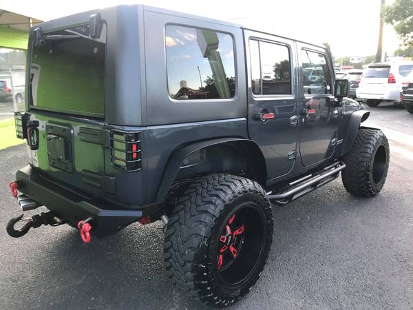 JEEP WRANGLER UNLIMITED RUBICON 4X4 - LOW MILEAGE - CLEAN TITLE for sale in Colorado Springs, CO – photo 7