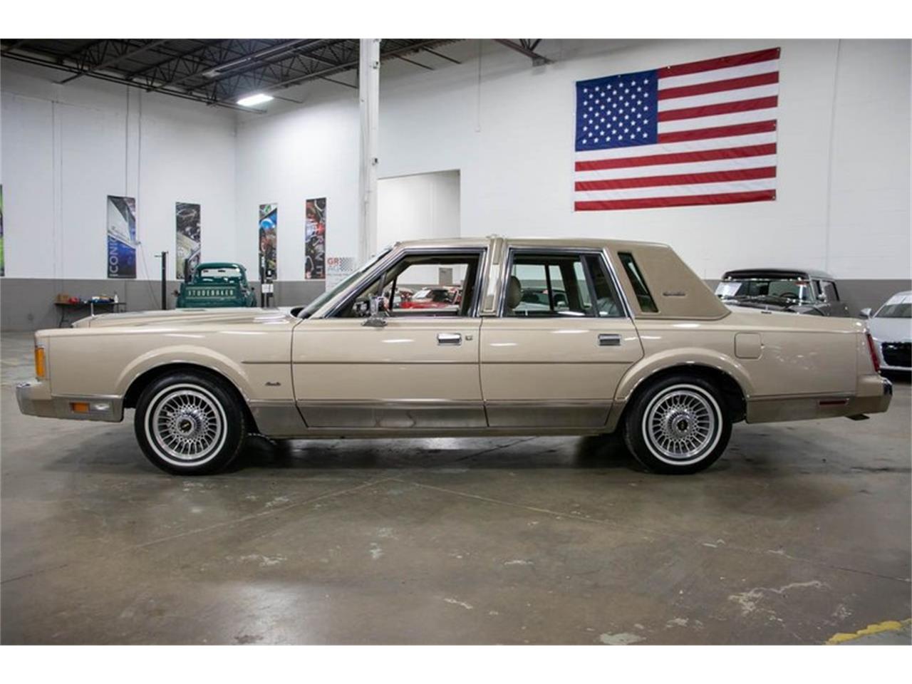 1989 Lincoln Town Car for sale in Kentwood, MI – photo 3