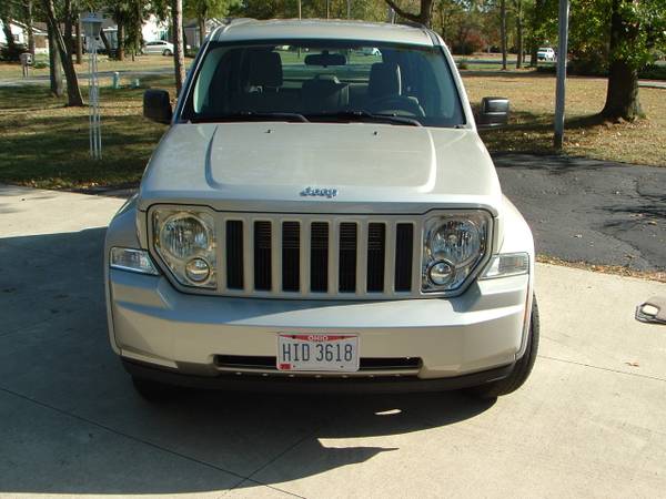 2009 Jeep Liberty Sport 4x4 Only 51,100 Actual Miles for sale in Strongsville, OH – photo 4
