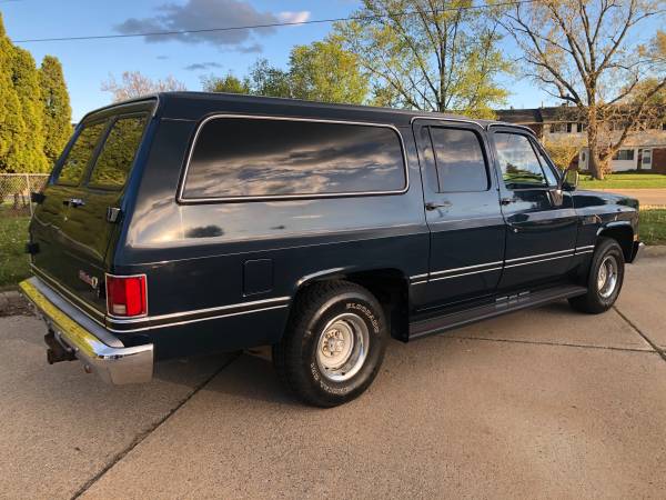 1986 GMC Suburban 2WD Garage Kept Low Miles Excellent Condition for sale in Clinton Township, MI – photo 3
