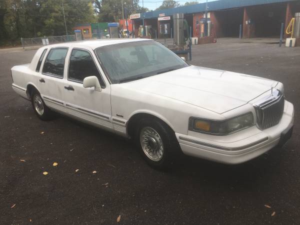 1997 Lincoln Town Car for sale in Richmond , VA – photo 3