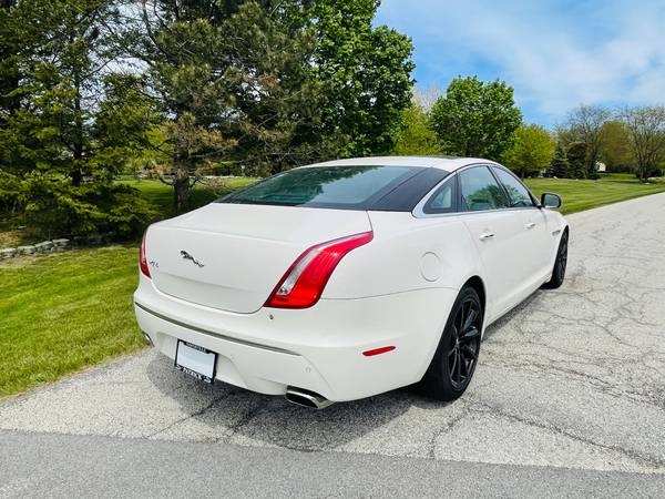 2011 Jaguar XJL Extra Clean for sale in Buffalo Grove, IL – photo 3