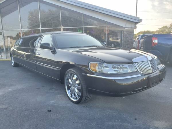 2000 Lincoln Town Car Executive Limousine Awesome Rates for sale in Lees Summit, MO – photo 2