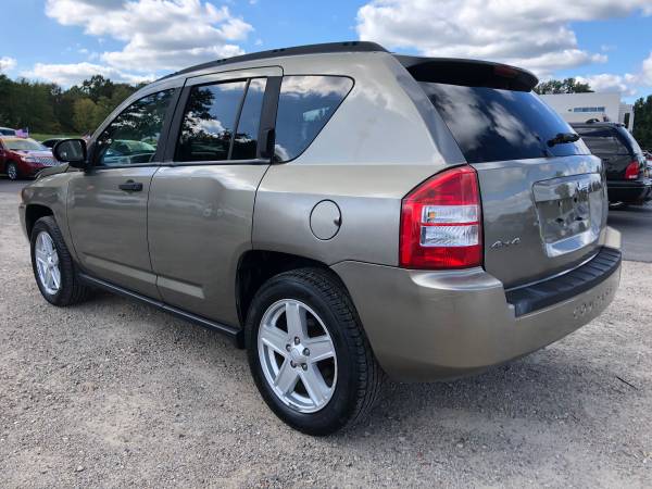 Low Mileage! 2007 Jeep Compass! 4x4! Accident Free! Nice! for sale in Ortonville, OH – photo 3
