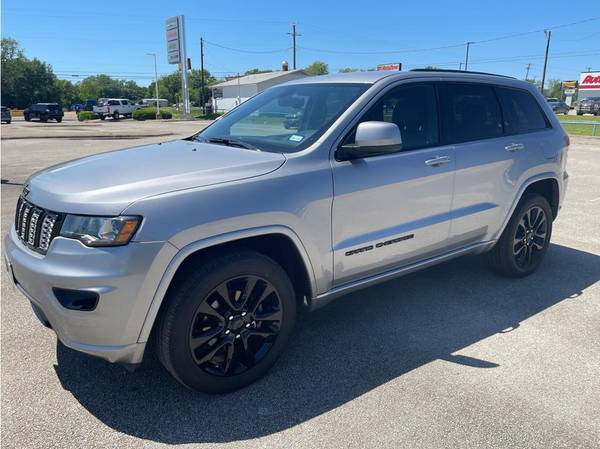 2017 Jeep Grand Cherokee Altitude - - by dealer for sale in Gilmer, TX – photo 2