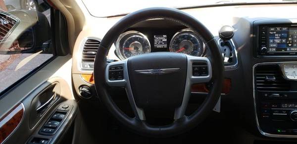 * * * 2014 Chrysler Town & Country Touring Minivan 4D * * * for sale in Saint George, UT – photo 10