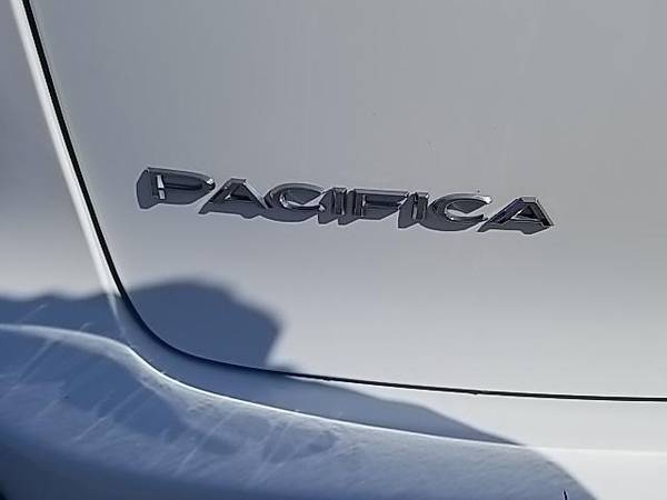 2018 Chrysler Pacifica Touring L Plus FWD - - by for sale in Yorkville, NY – photo 7