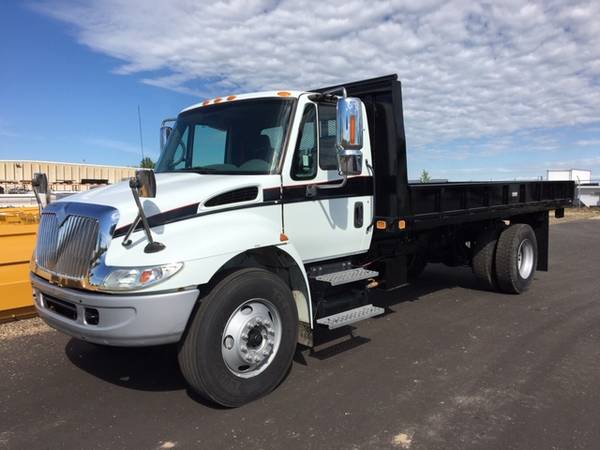2005 International 4400 with 18' Flatbed / Dump Body - cars & trucks... for sale in Lake Crystal, MN – photo 2