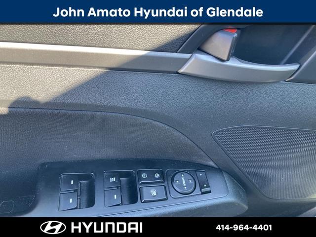 2018 Hyundai Elantra SEL for sale in Glendale, WI – photo 17