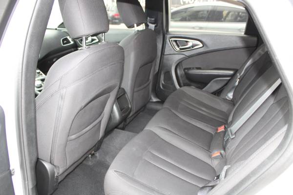2015 Chrysler 200 Limited 4dr Sedan, Only 73k, Great Price - cars &... for sale in Omaha, IA – photo 14