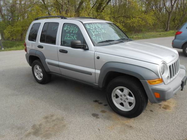2005 Jeep Liberty 4X4 - - by dealer - vehicle for sale in Perry, OH – photo 5