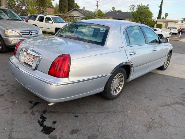 2000 LINCOLN TOWN CAR SIGNUATURE WITH ONLY 82K ORIG MILESSSS - cars for sale in Escondido, CA – photo 7
