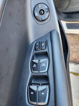 2017 Hyundai Santa Fe SE - AWD, 3 rows, 6 cyl - - by for sale in Colorado Springs, CO – photo 8