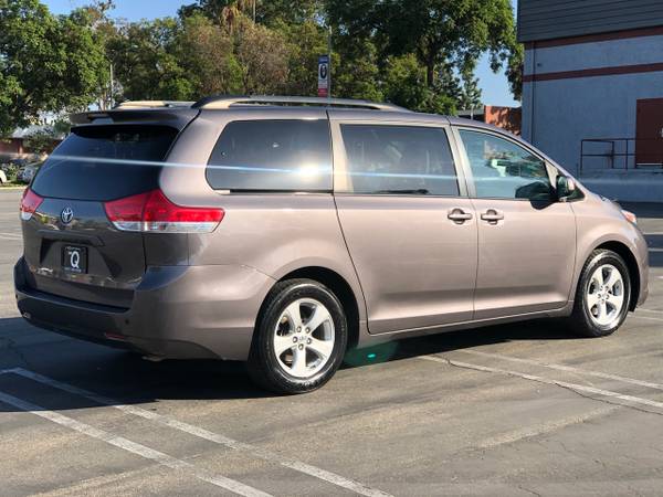 2014 Toyota Sienna 5dr 8-Pass Van V6 LE FWD (Natl) for sale in Corona, CA – photo 5